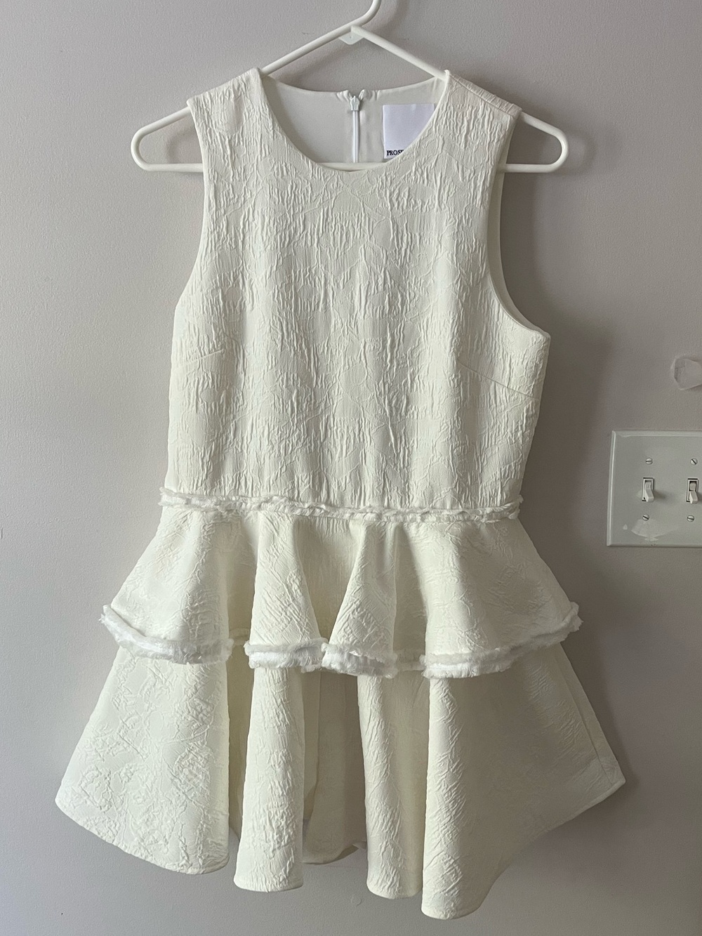 Prose & Poetry Cream Textured Jacquard Sleeveless Peplum Romper Size XS EUC